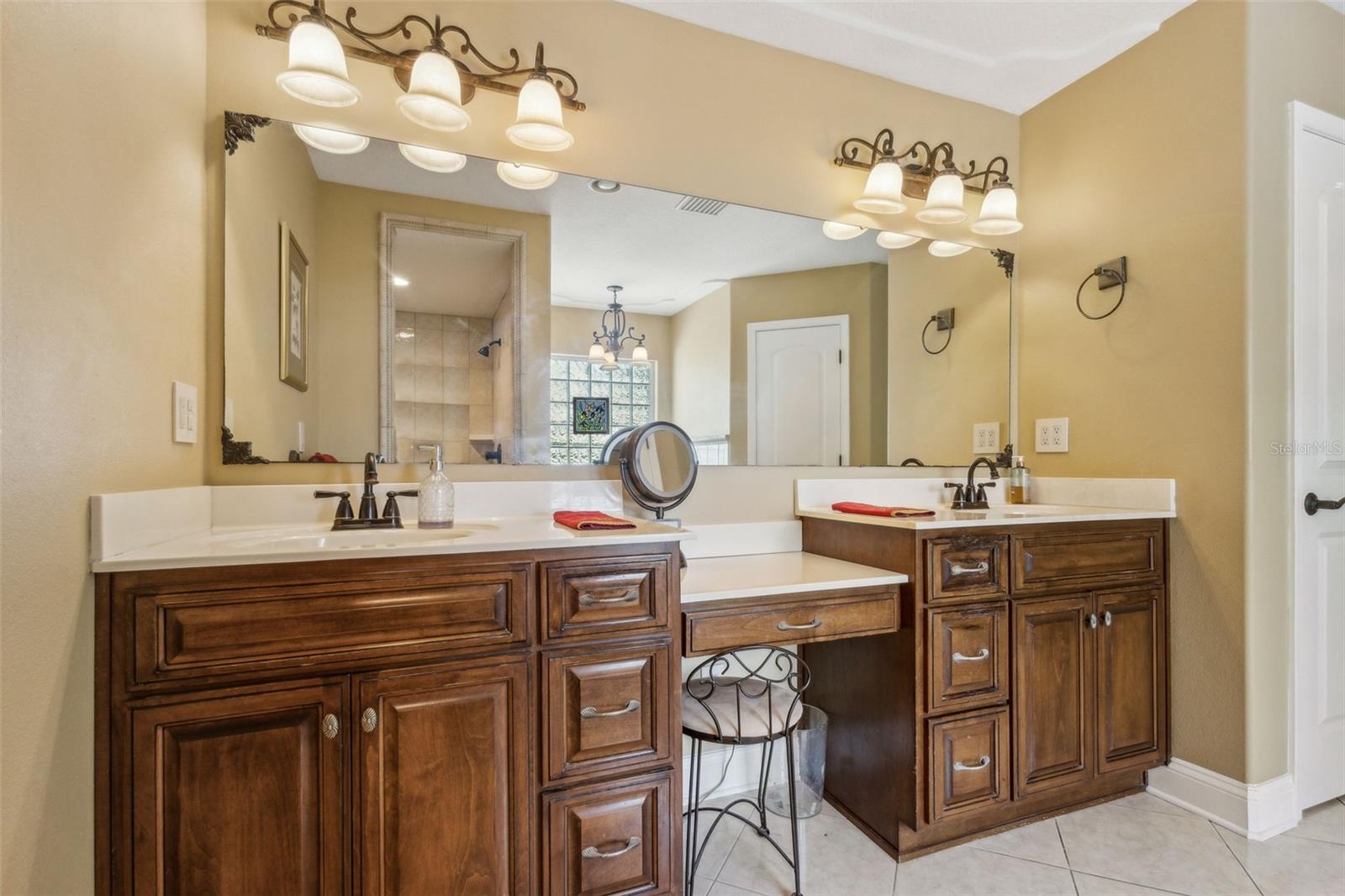 Image 32 of 67 For 166 Mount Royal Avenue