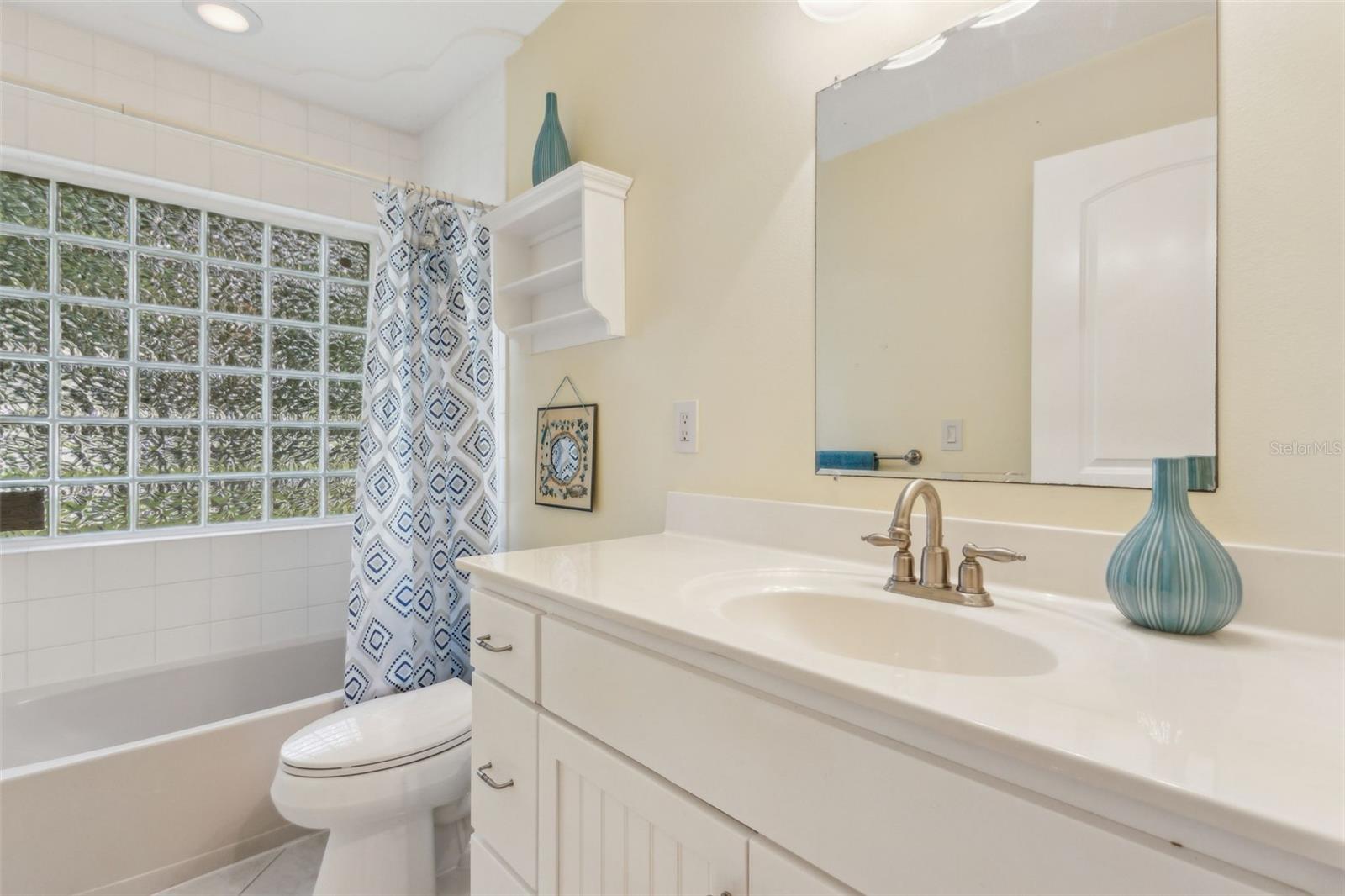 Image 39 of 67 For 166 Mount Royal Avenue