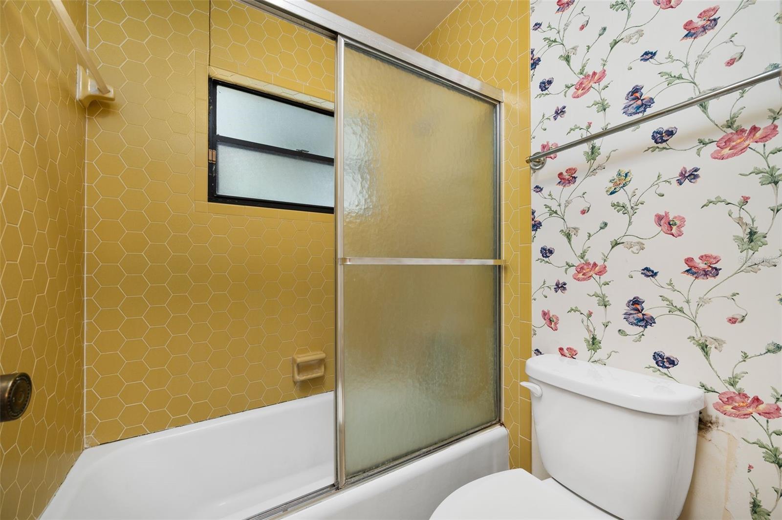 Image 32 of 57 For 412 46th Street