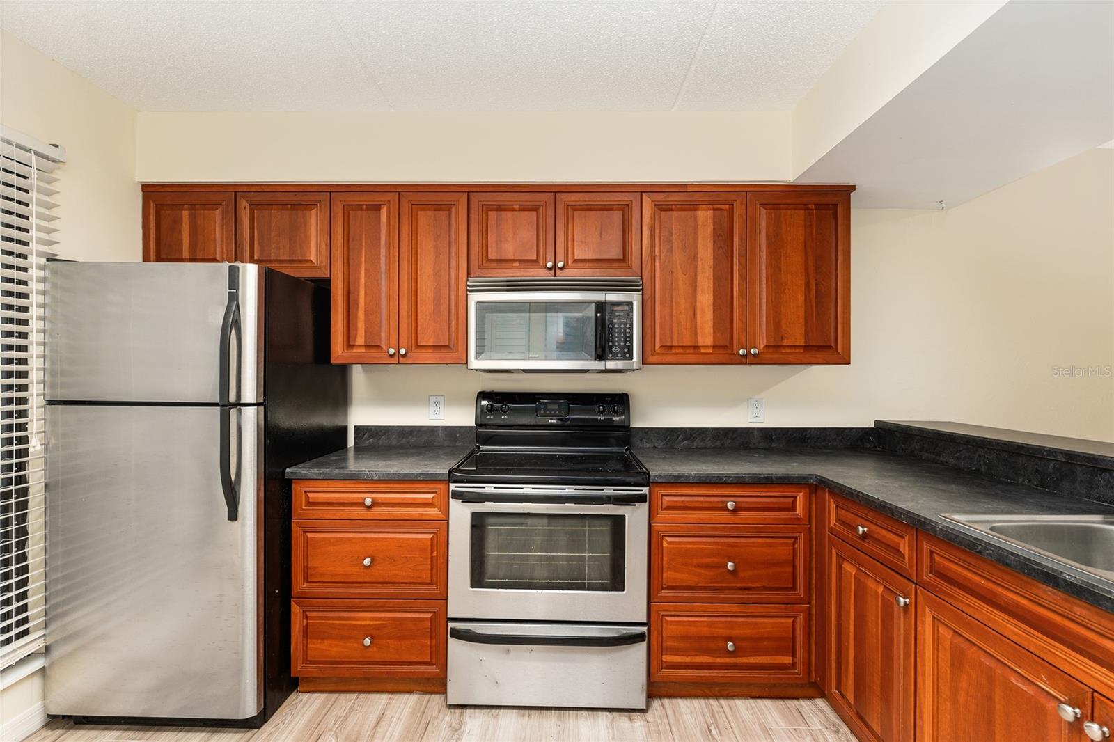 Image 10 of 29 For 1652 16th Street 1652