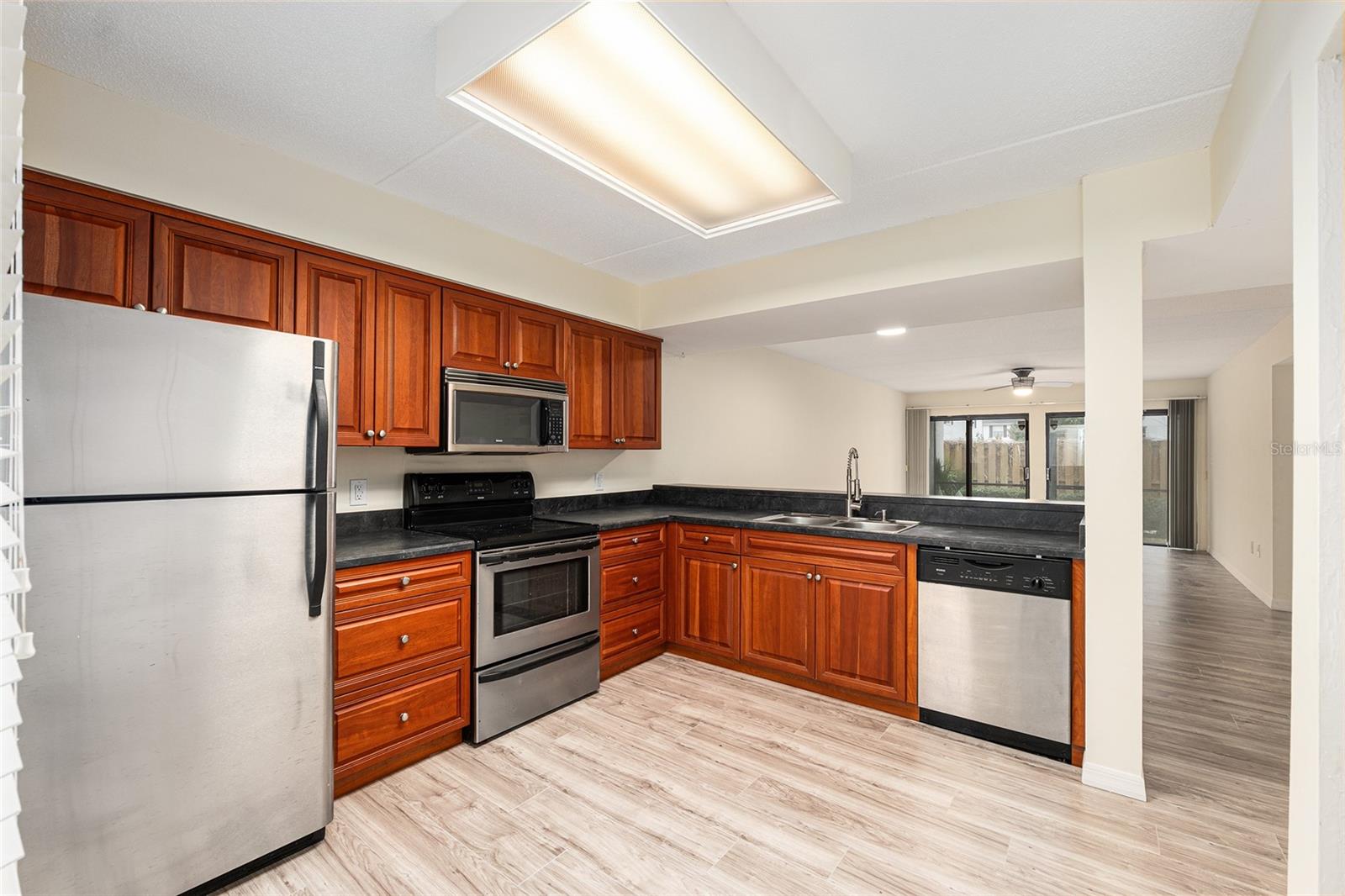 Image 11 of 29 For 1652 16th Street 1652