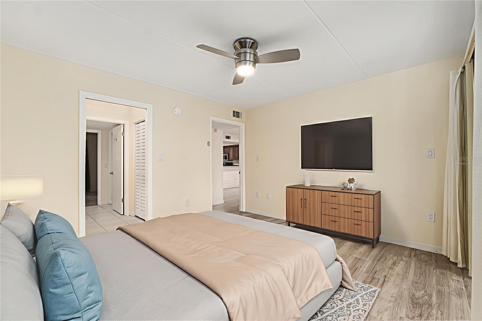 Image 20 of 29 For 1652 16th Street 1652