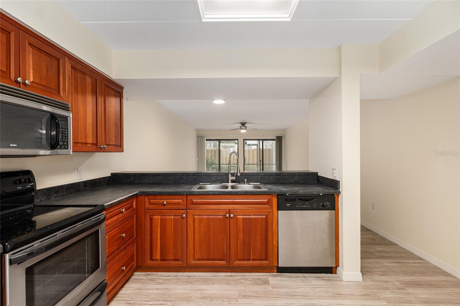 Image 7 of 29 For 1652 16th Street 1652