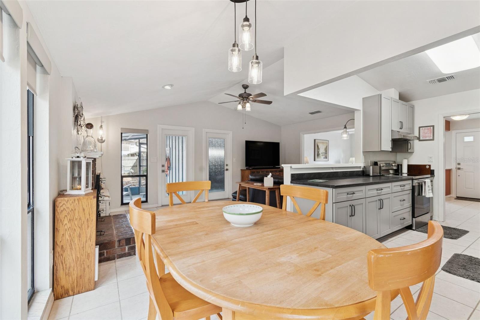 Image 13 of 30 For 6032 32nd Street