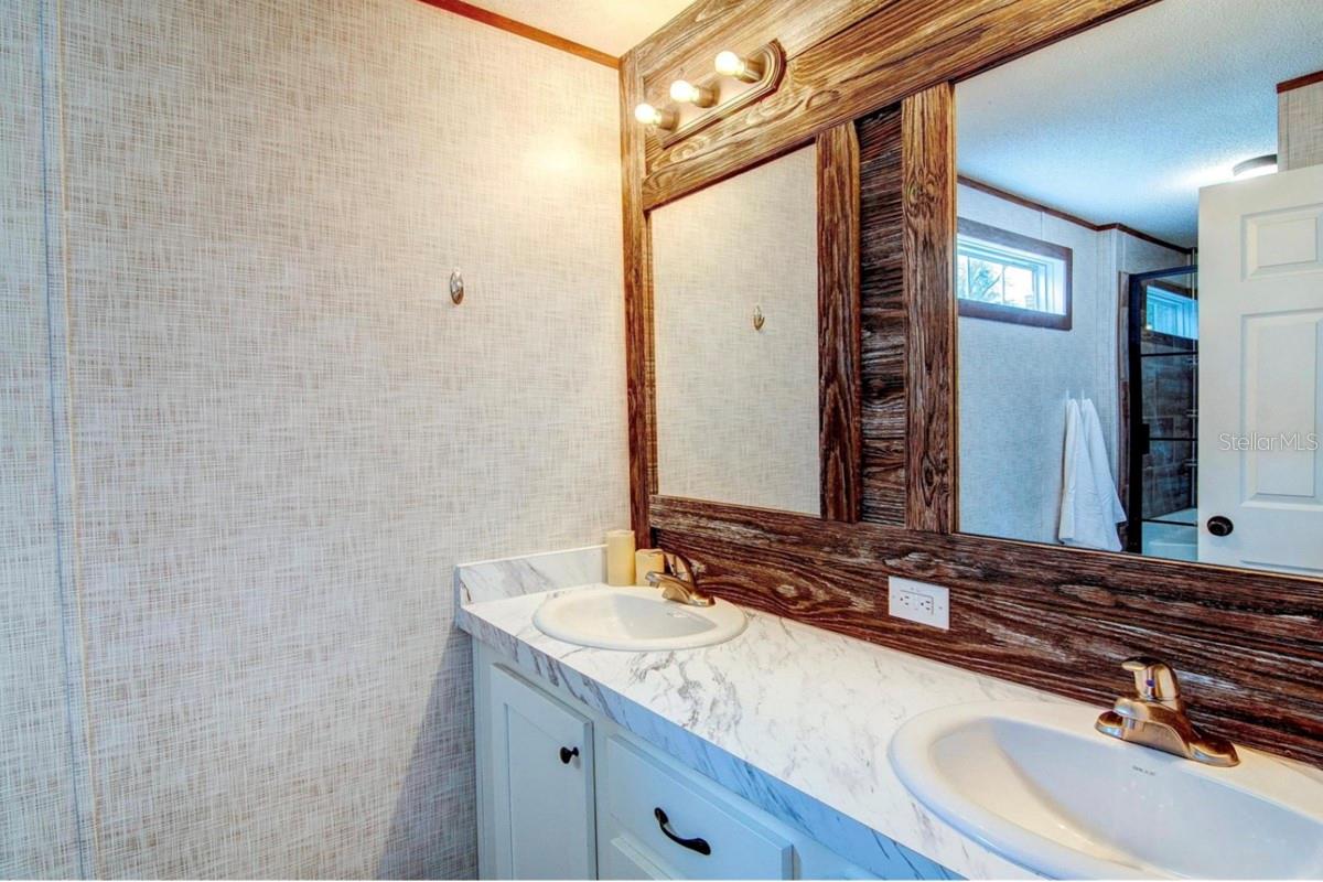 Image 12 of 12 For 10761 110th Lane