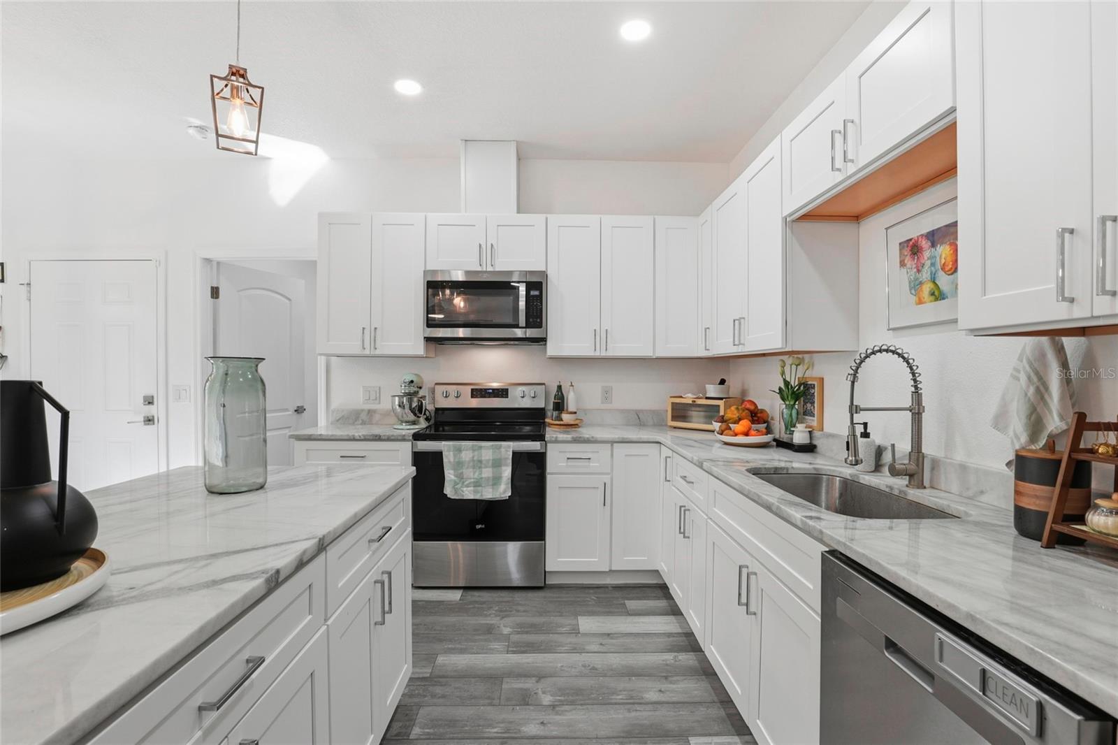 Image 14 of 35 For 318 19th Street