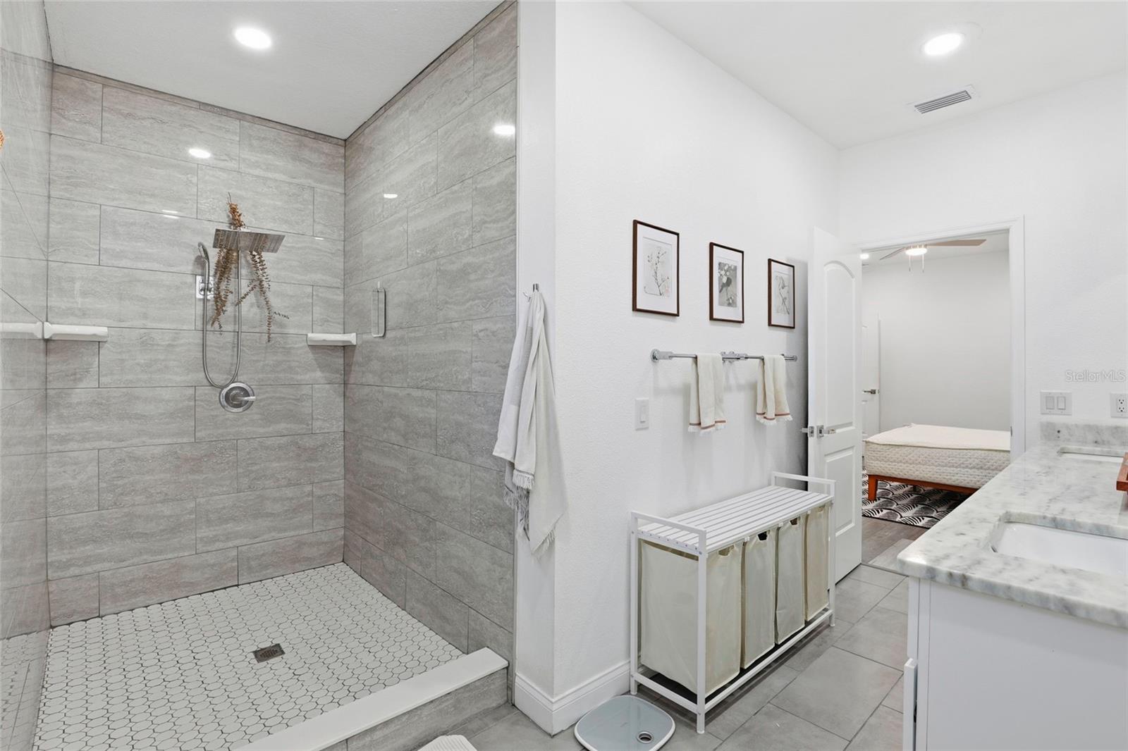 Image 20 of 35 For 318 19th Street