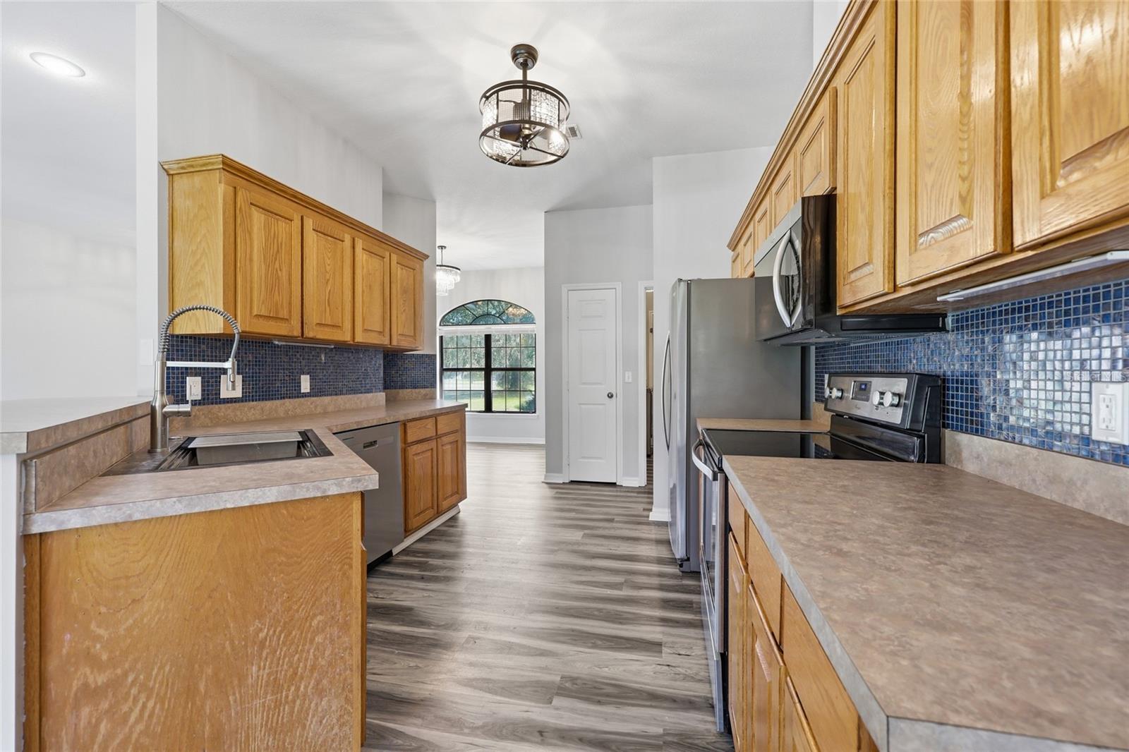 Image 10 of 36 For 462 Fairlington Court