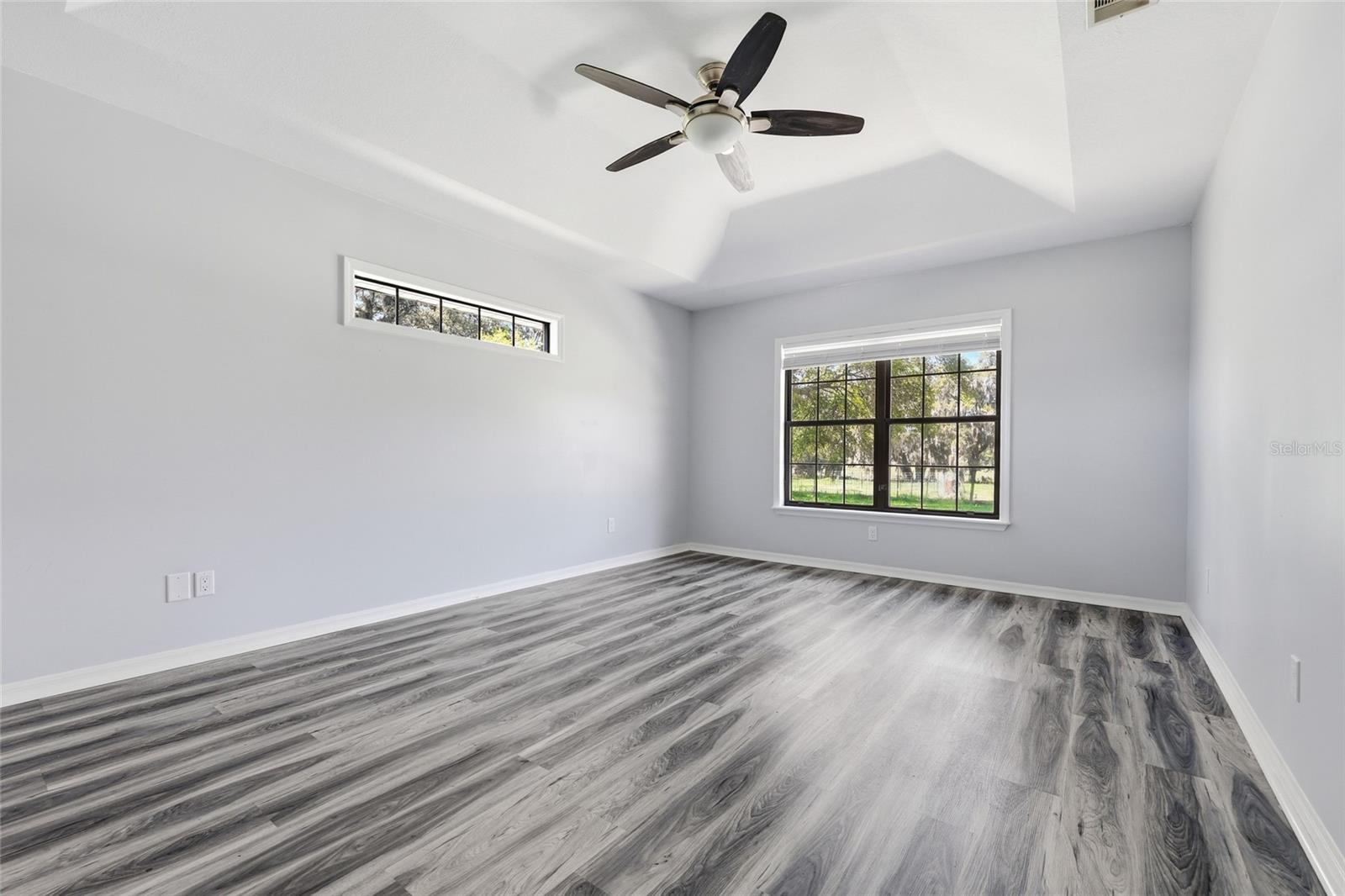 Image 14 of 36 For 462 Fairlington Court