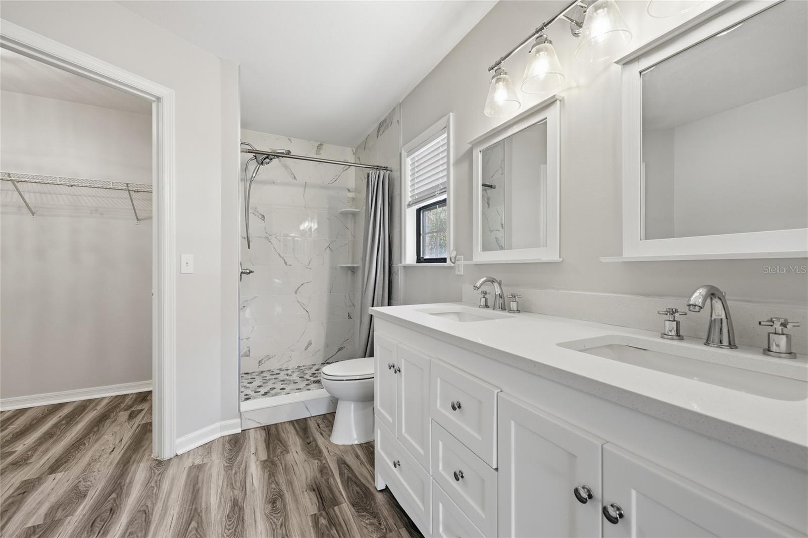 Image 16 of 36 For 462 Fairlington Court