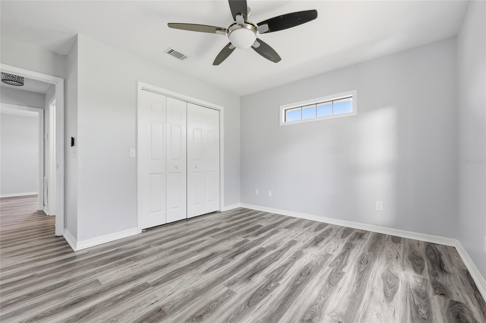 Image 18 of 36 For 462 Fairlington Court