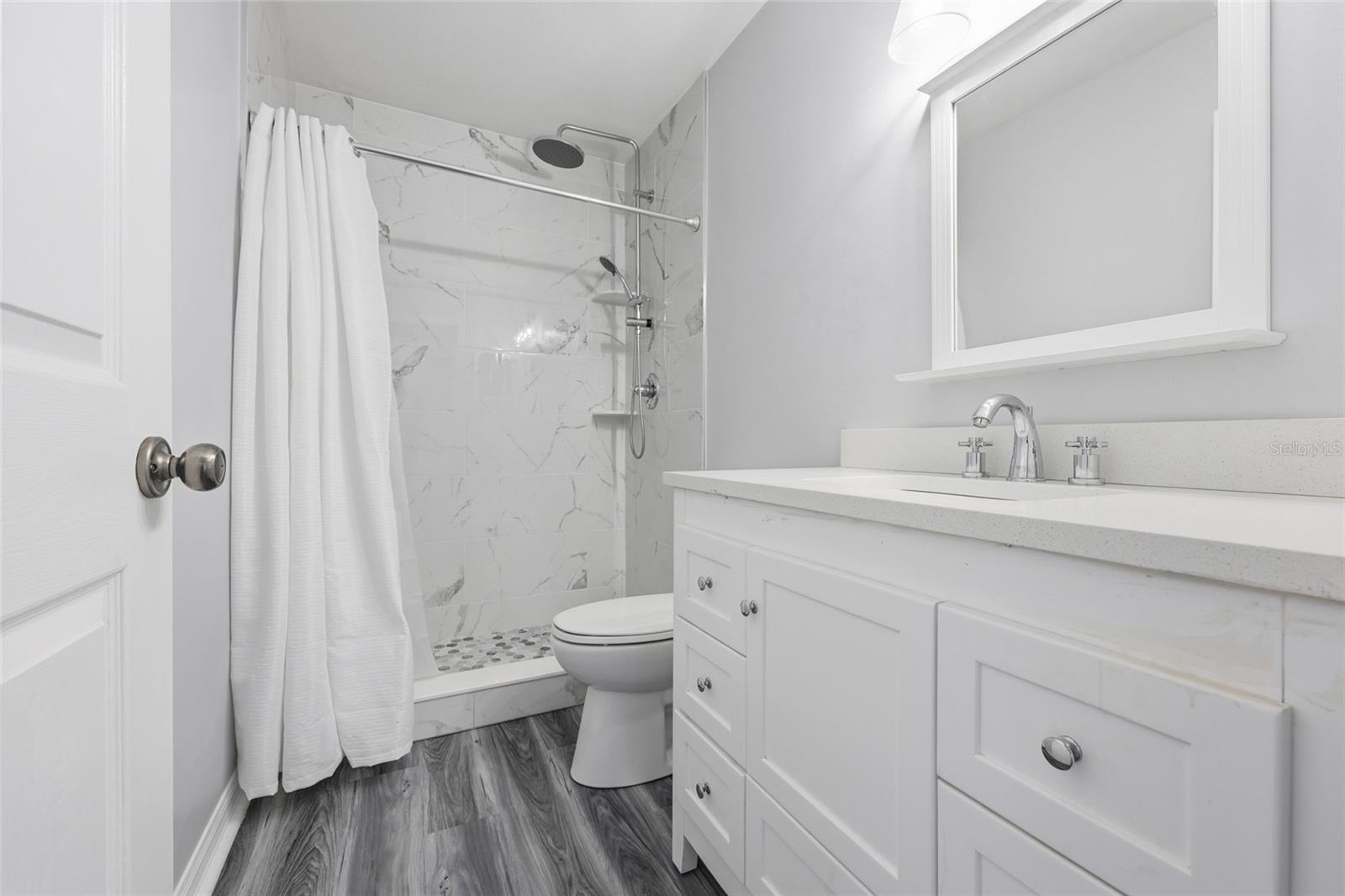 Image 19 of 36 For 462 Fairlington Court