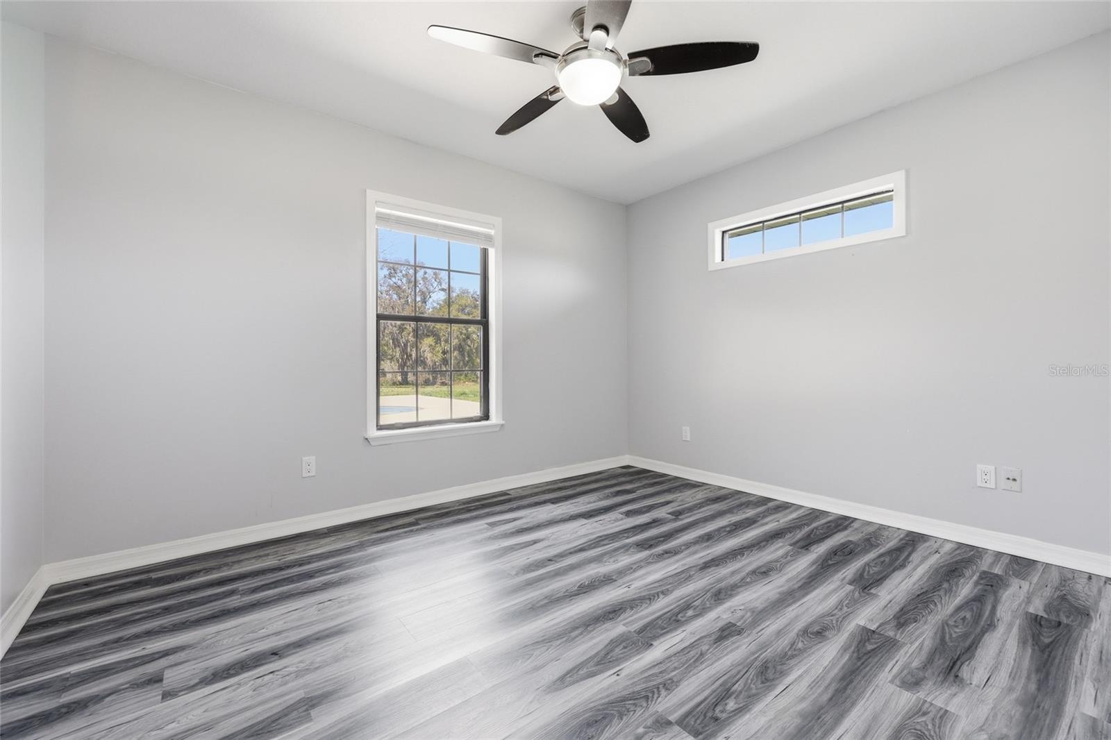 Image 20 of 36 For 462 Fairlington Court