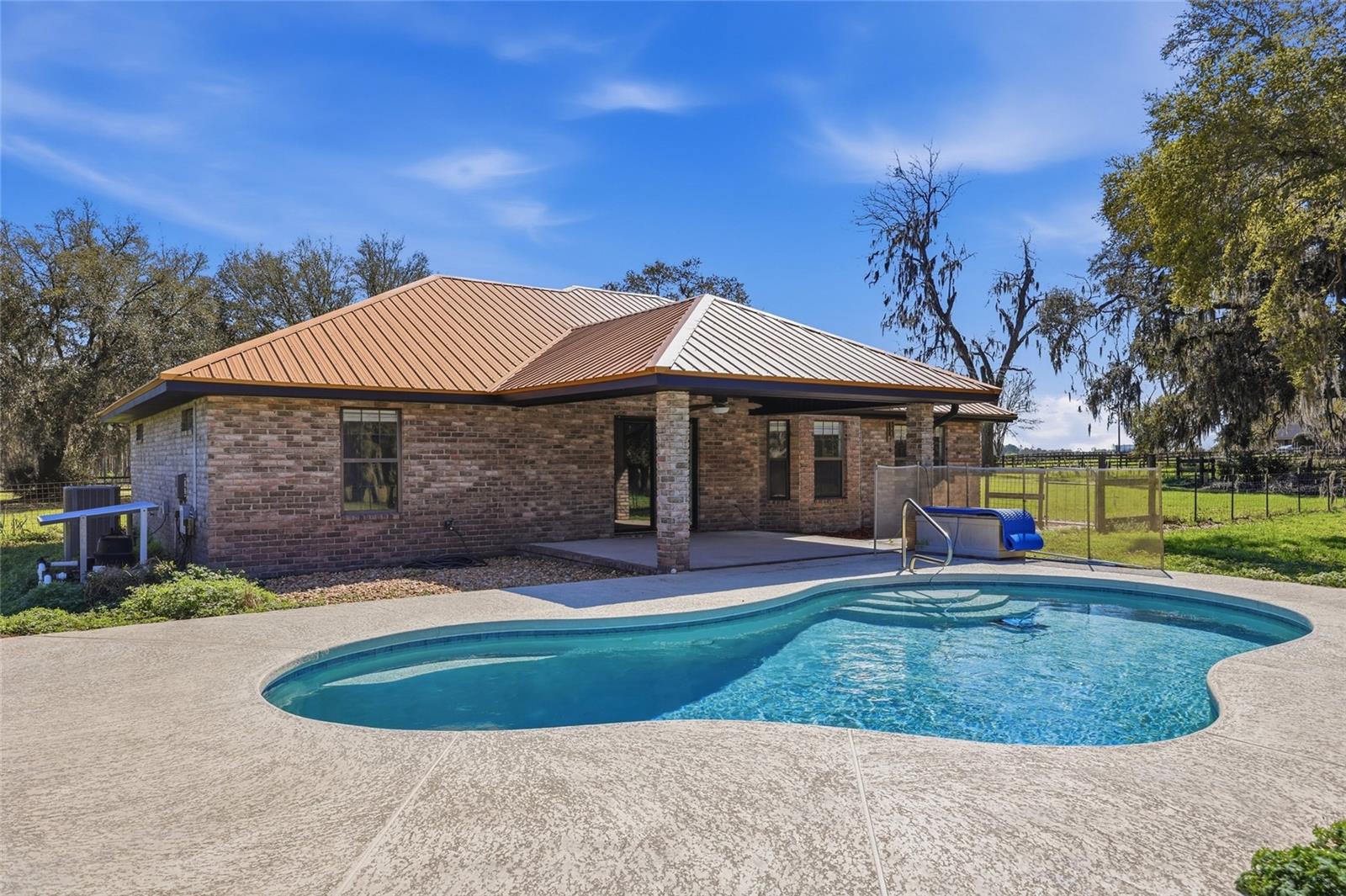 Image 22 of 36 For 462 Fairlington Court