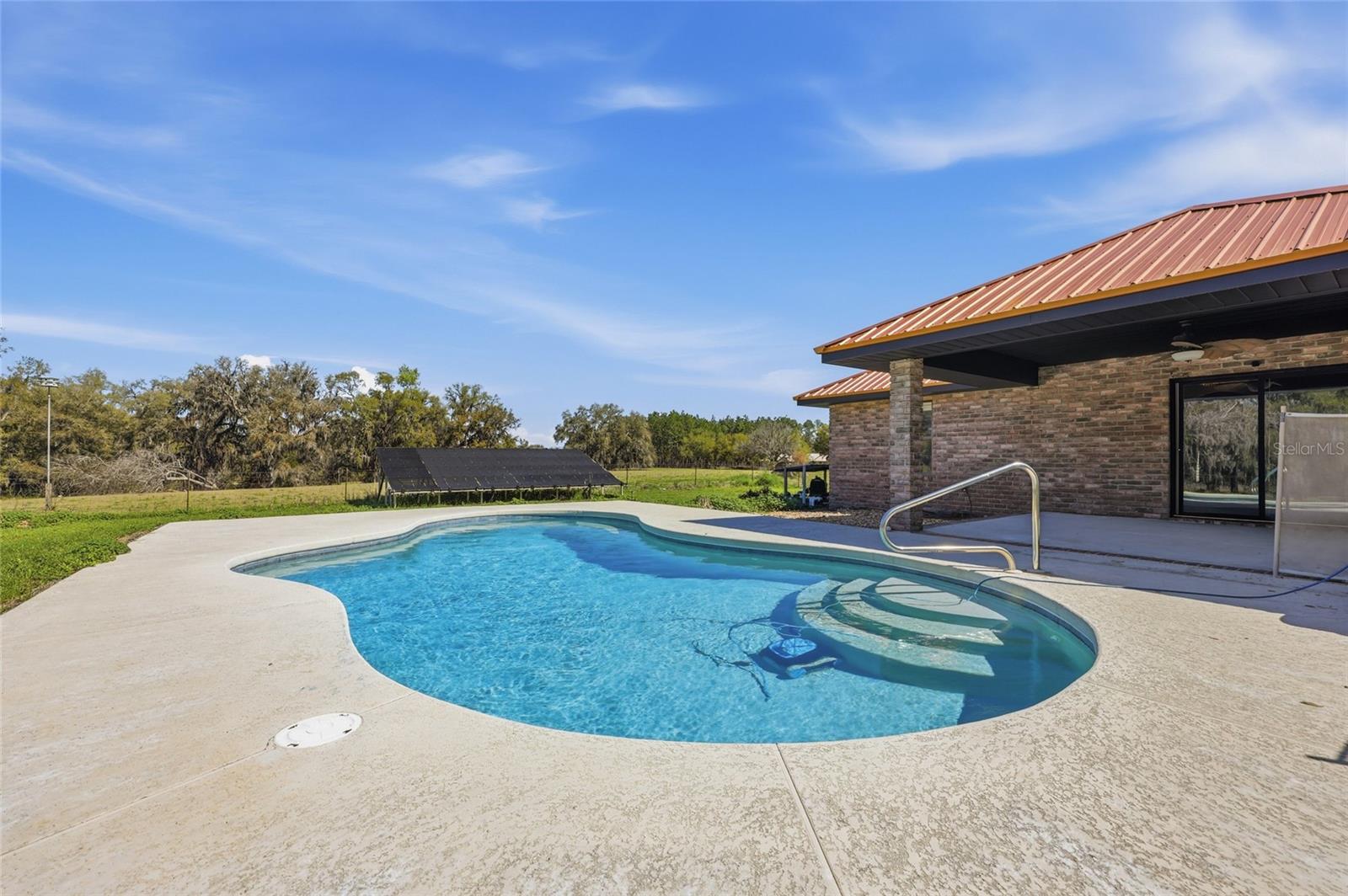 Image 23 of 36 For 462 Fairlington Court