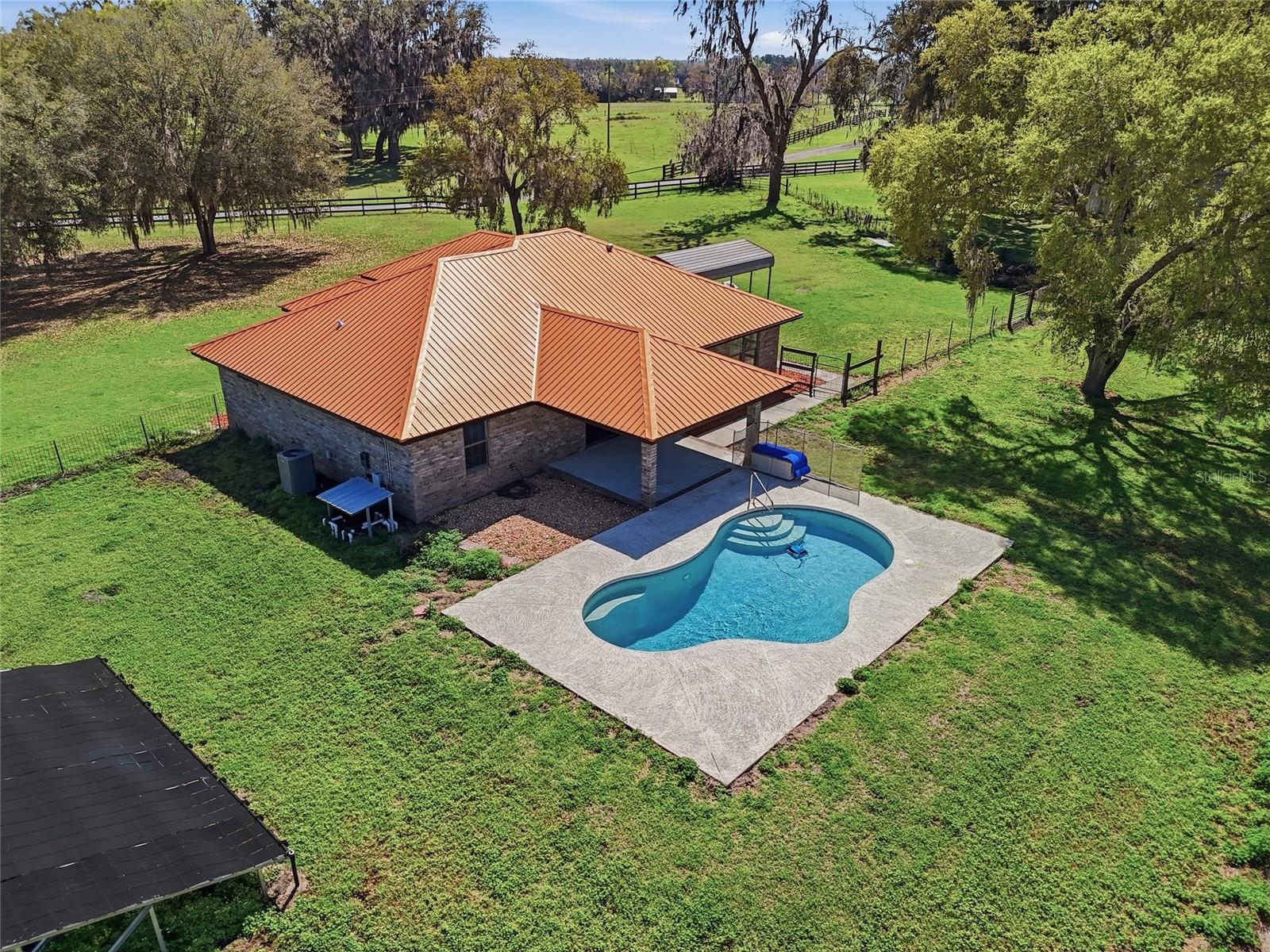 Image 27 of 36 For 462 Fairlington Court