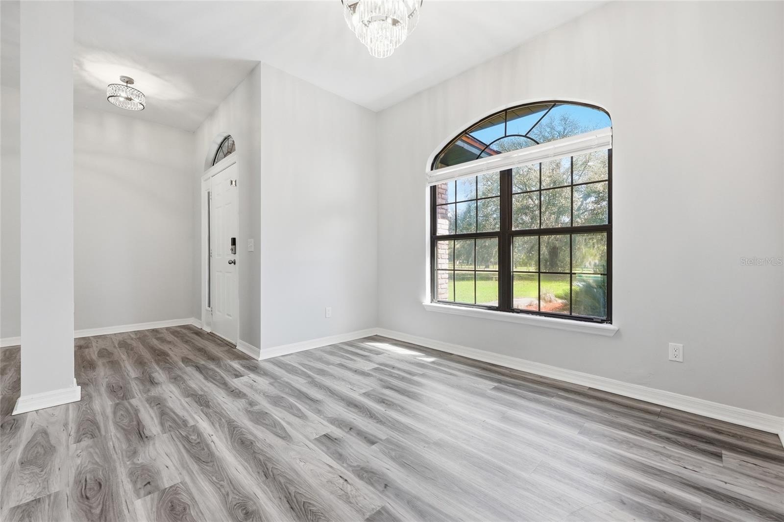 Image 4 of 36 For 462 Fairlington Court