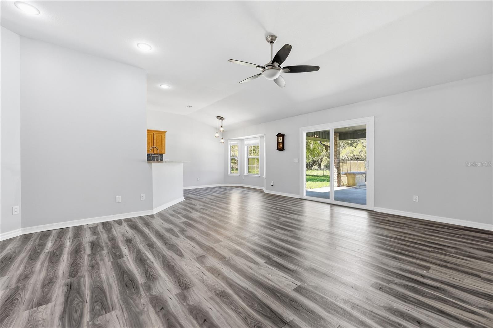 Image 5 of 36 For 462 Fairlington Court