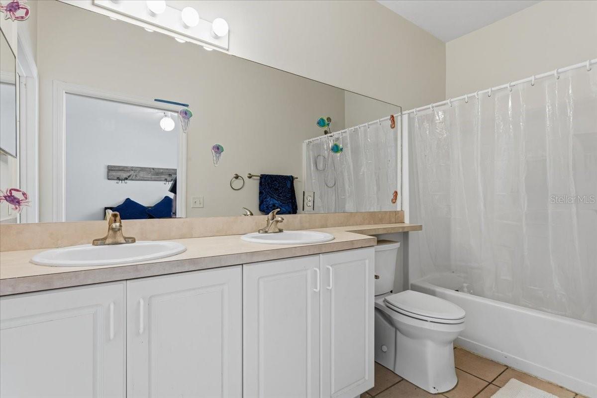 Image 18 of 23 For 13200 Newberry Road 86