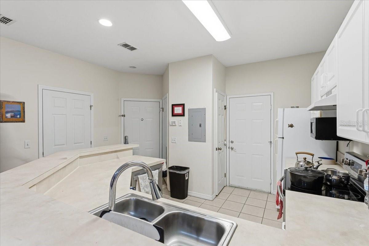 Image 4 of 23 For 13200 Newberry Road 86