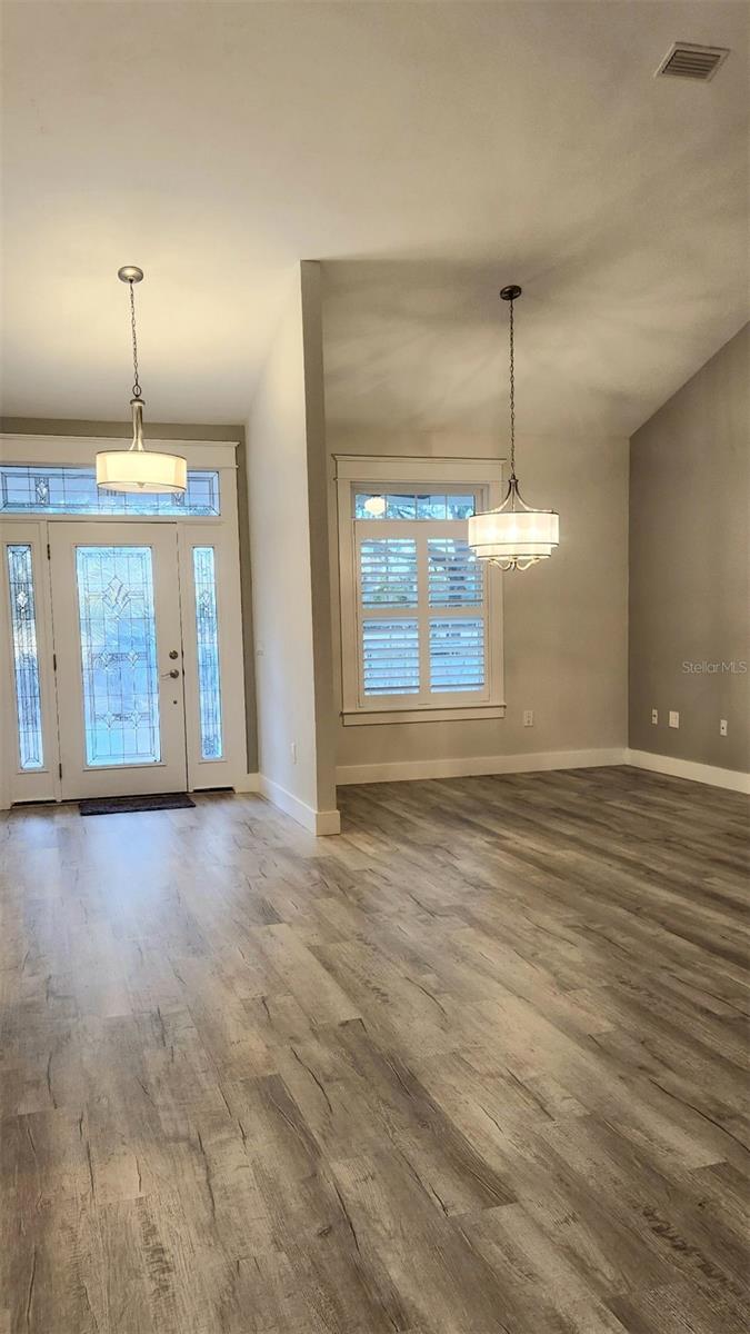 Image 13 of 36 For 15806 103rd Avenue