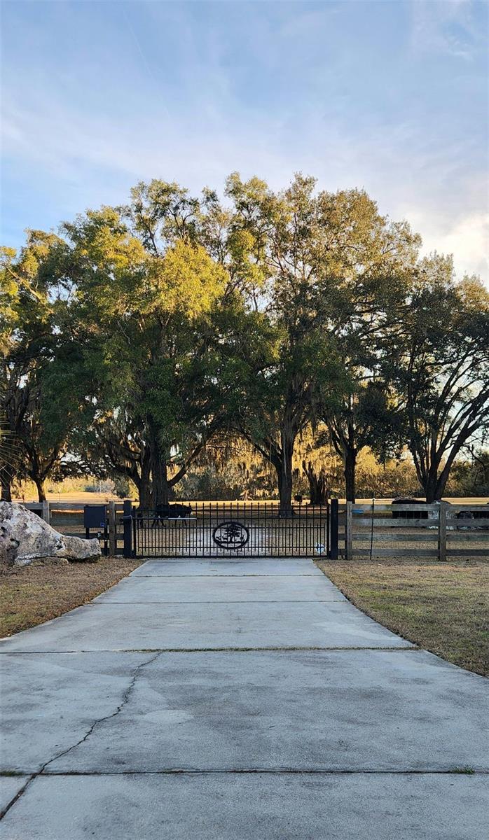 Image 32 of 36 For 15806 103rd Avenue