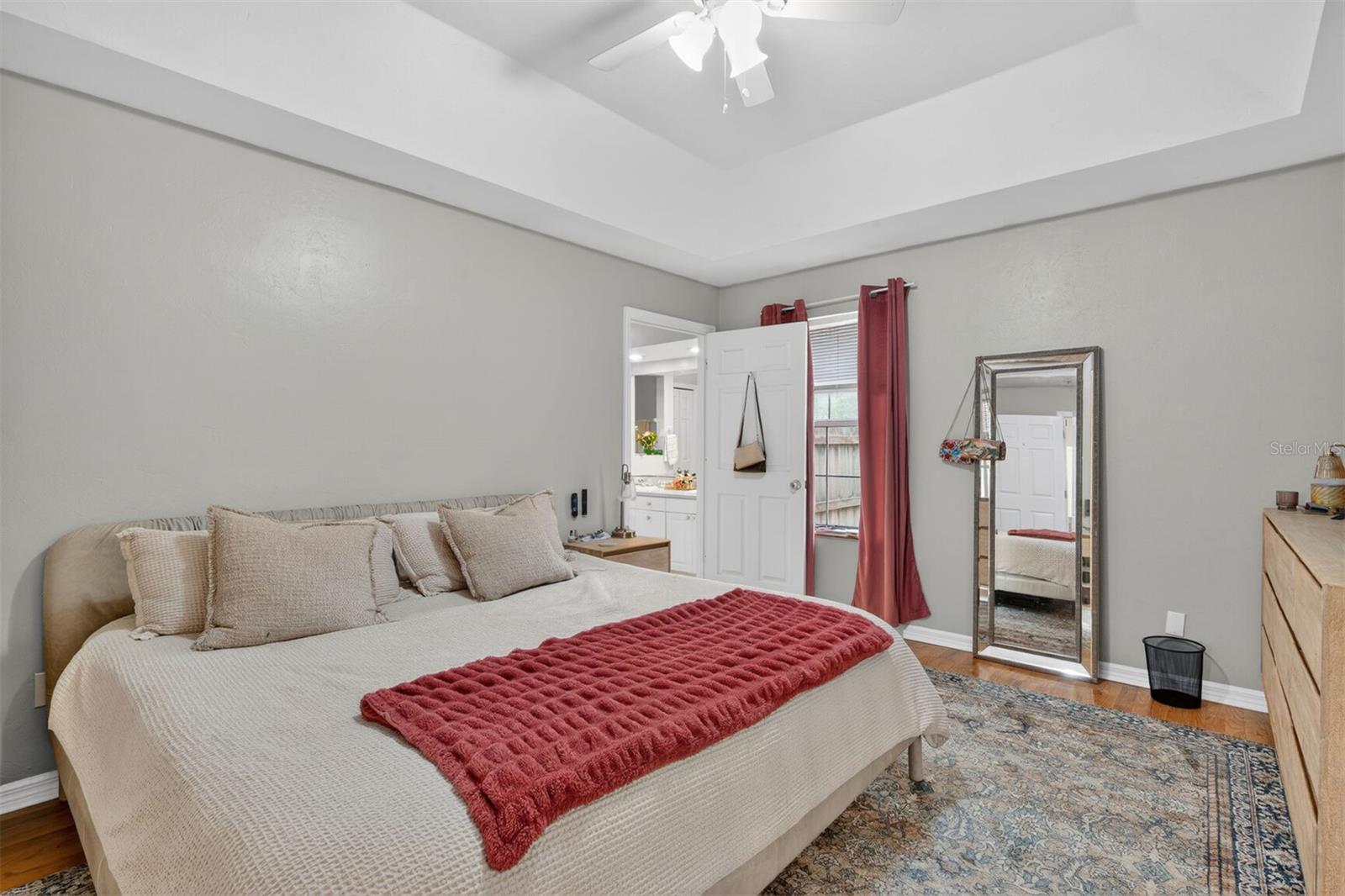 Image 21 of 43 For 305 28th Street