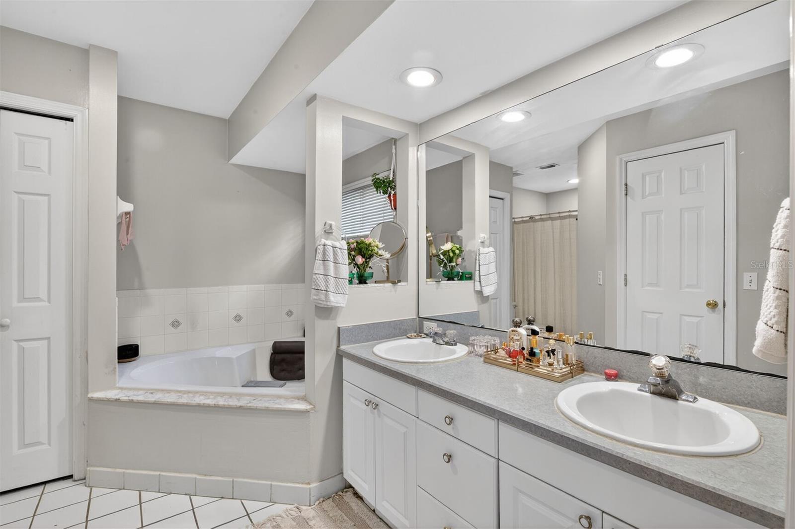 Image 23 of 43 For 305 28th Street