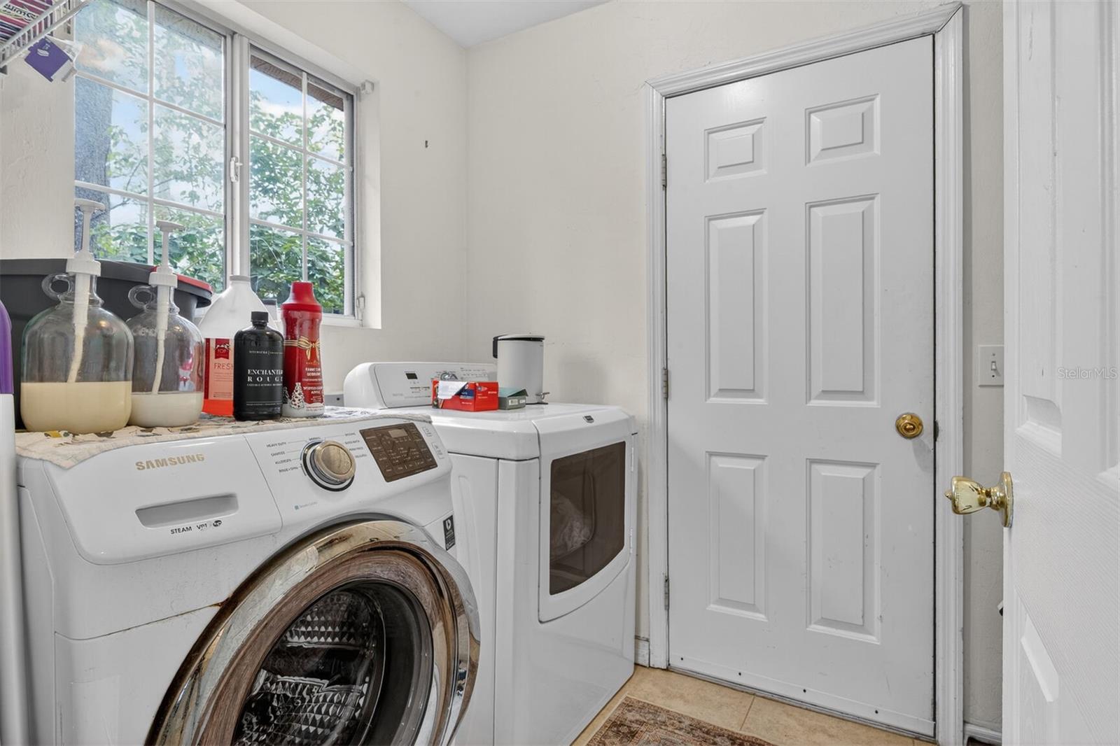 Image 32 of 43 For 305 28th Street