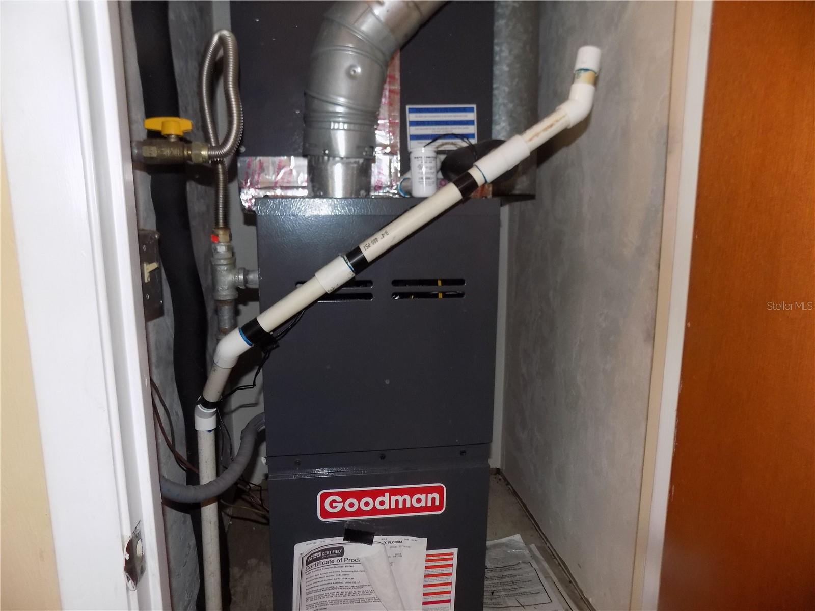 Image 17 of 25 For 4408 44 Place Nw