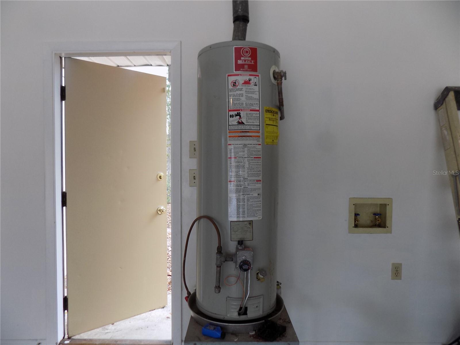 Image 18 of 25 For 4408 44 Place Nw