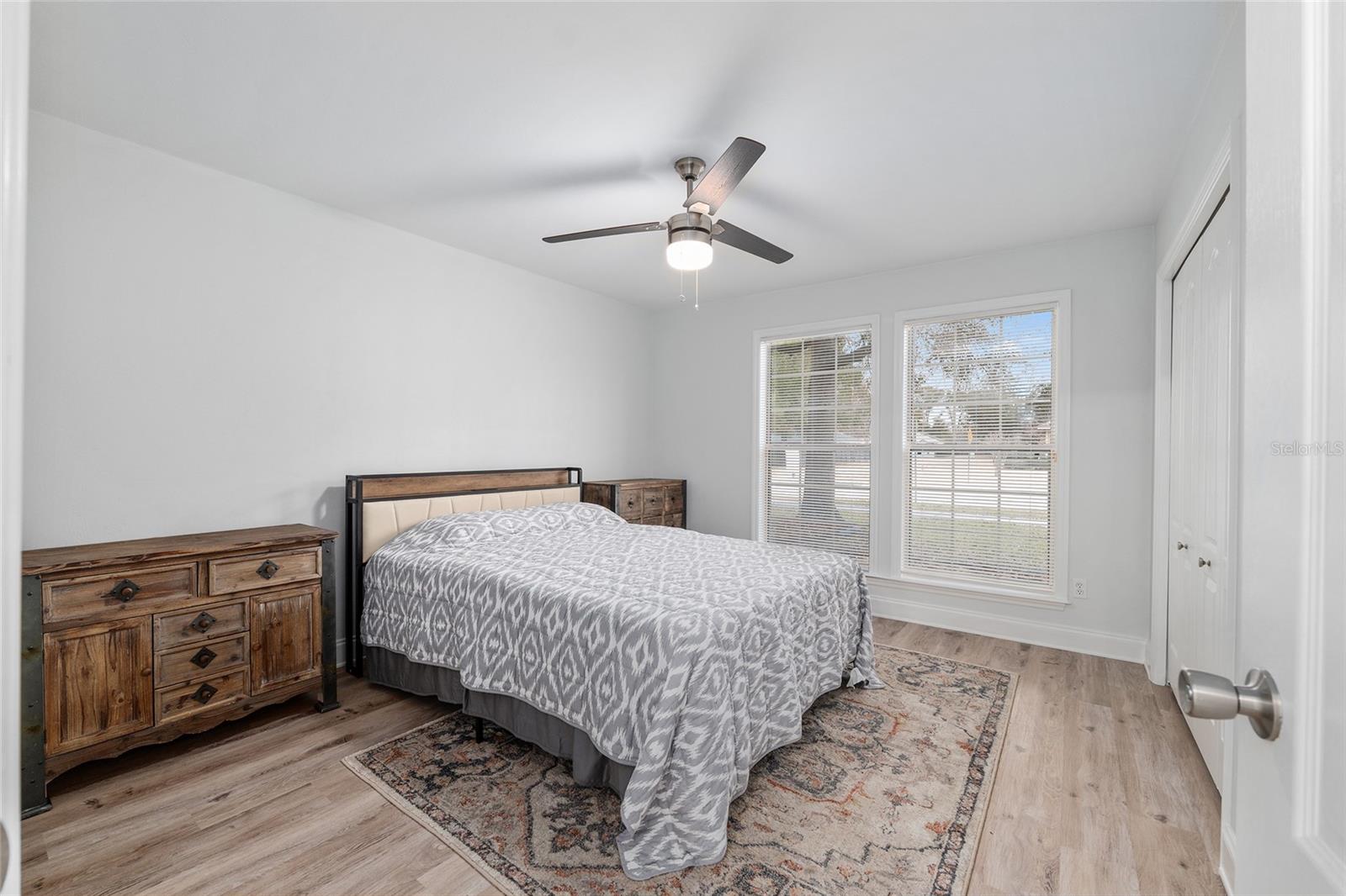 Image 26 of 49 For 944 256th Terrace