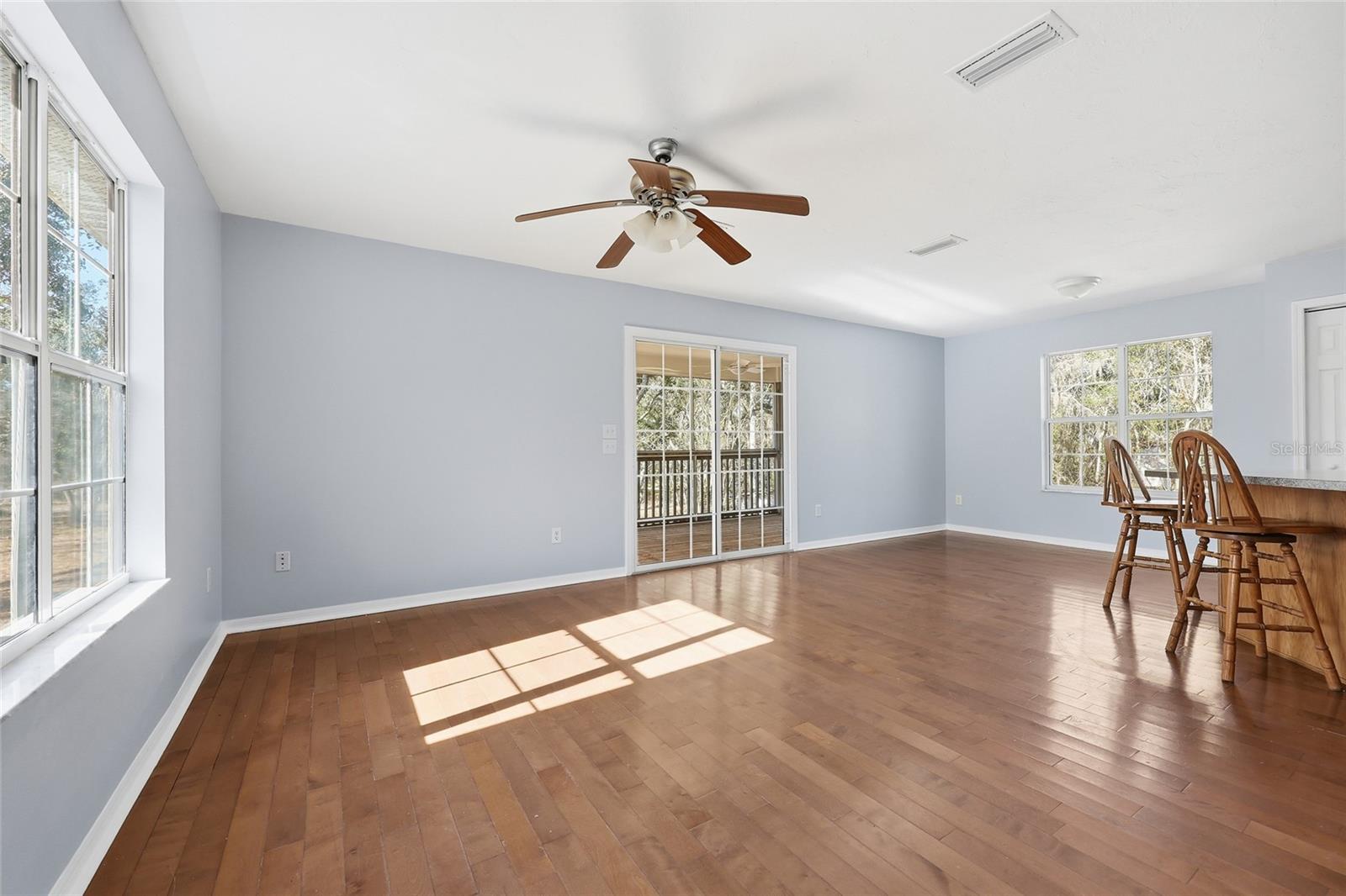 Image 15 of 42 For 18825 229th Drive