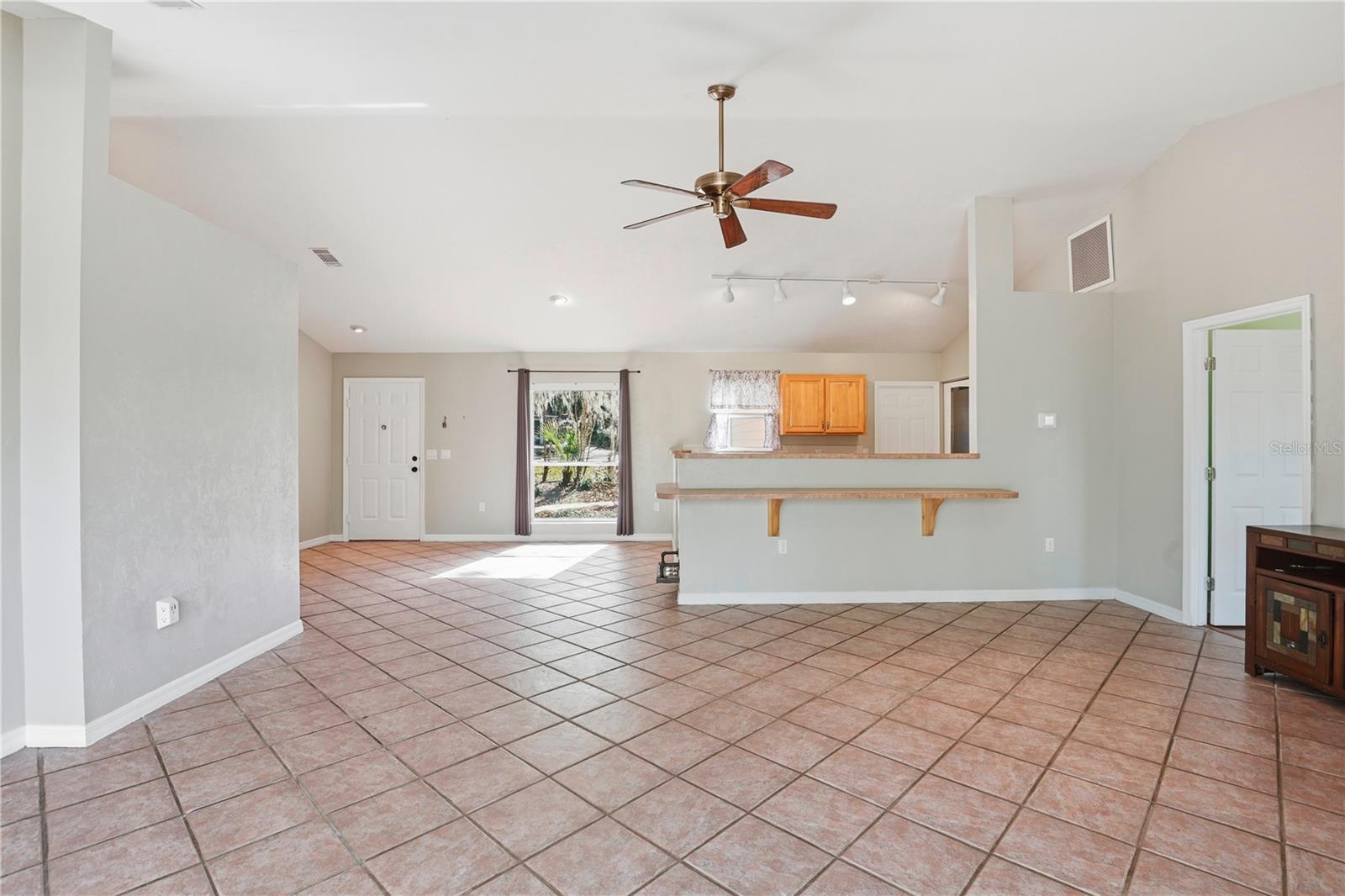 Image 5 of 17 For 8006 62nd Lane