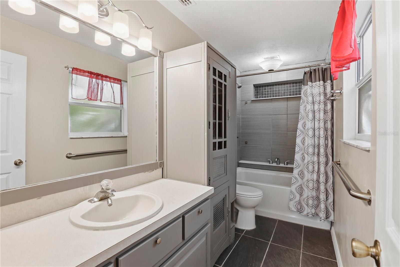 Image 9 of 17 For 8006 62nd Lane