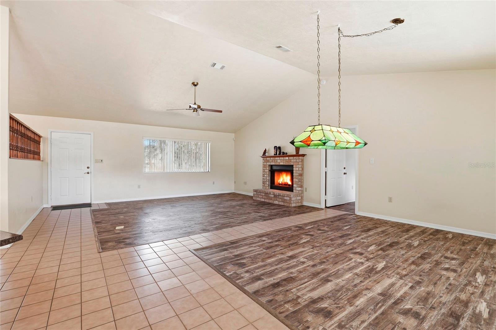 Image 11 of 51 For 534 Thorne Lane