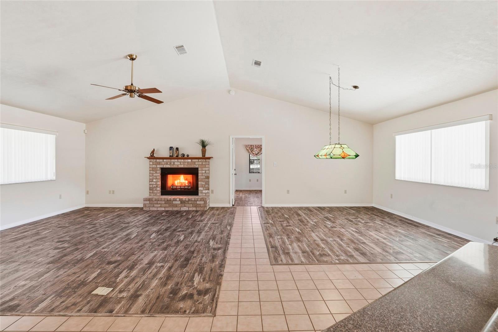 Image 12 of 51 For 534 Thorne Lane