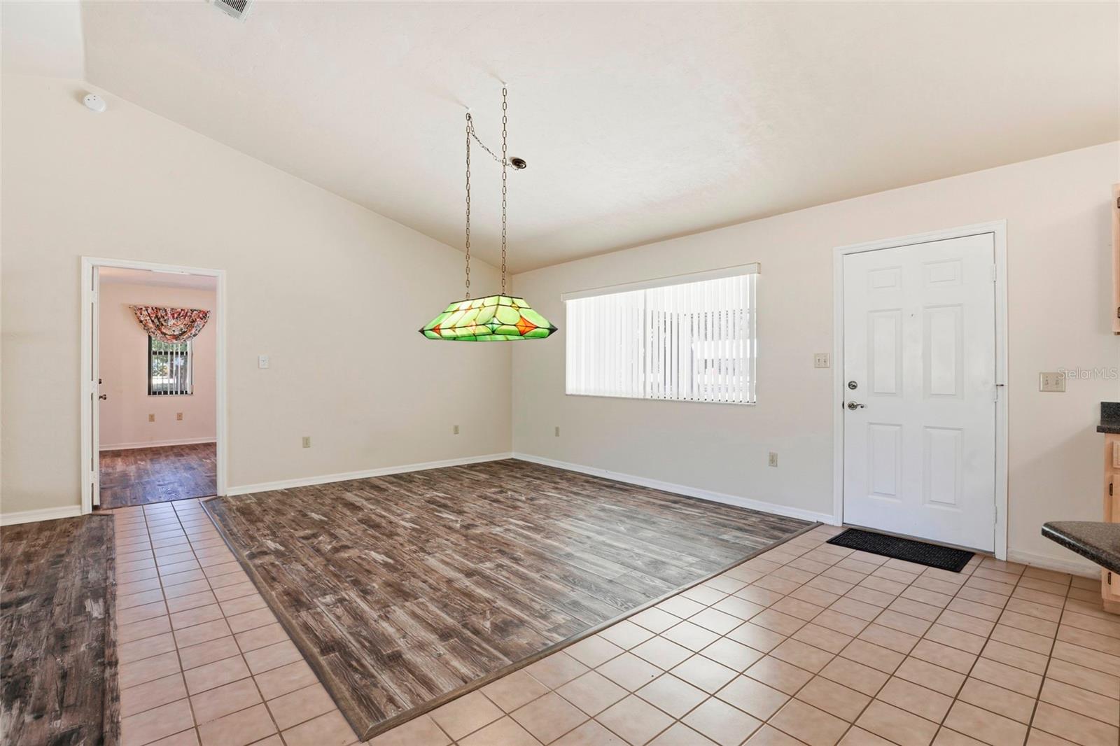 Image 15 of 51 For 534 Thorne Lane