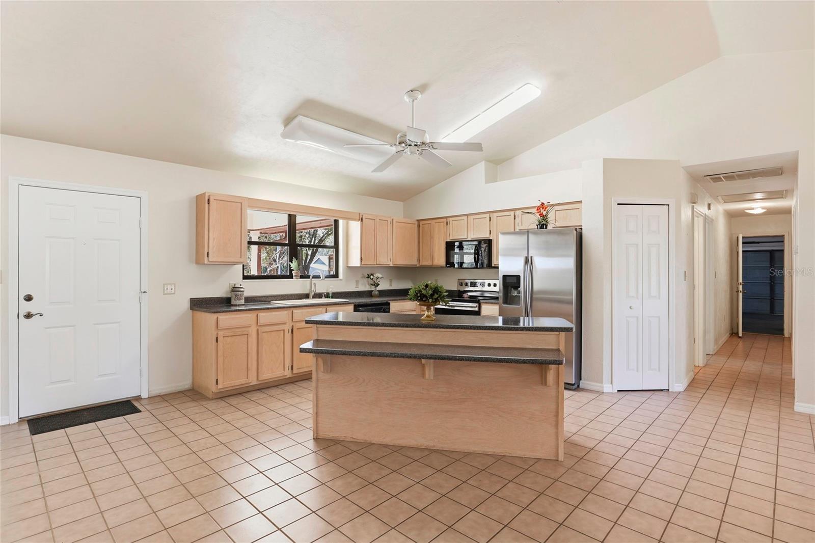 Image 17 of 51 For 534 Thorne Lane