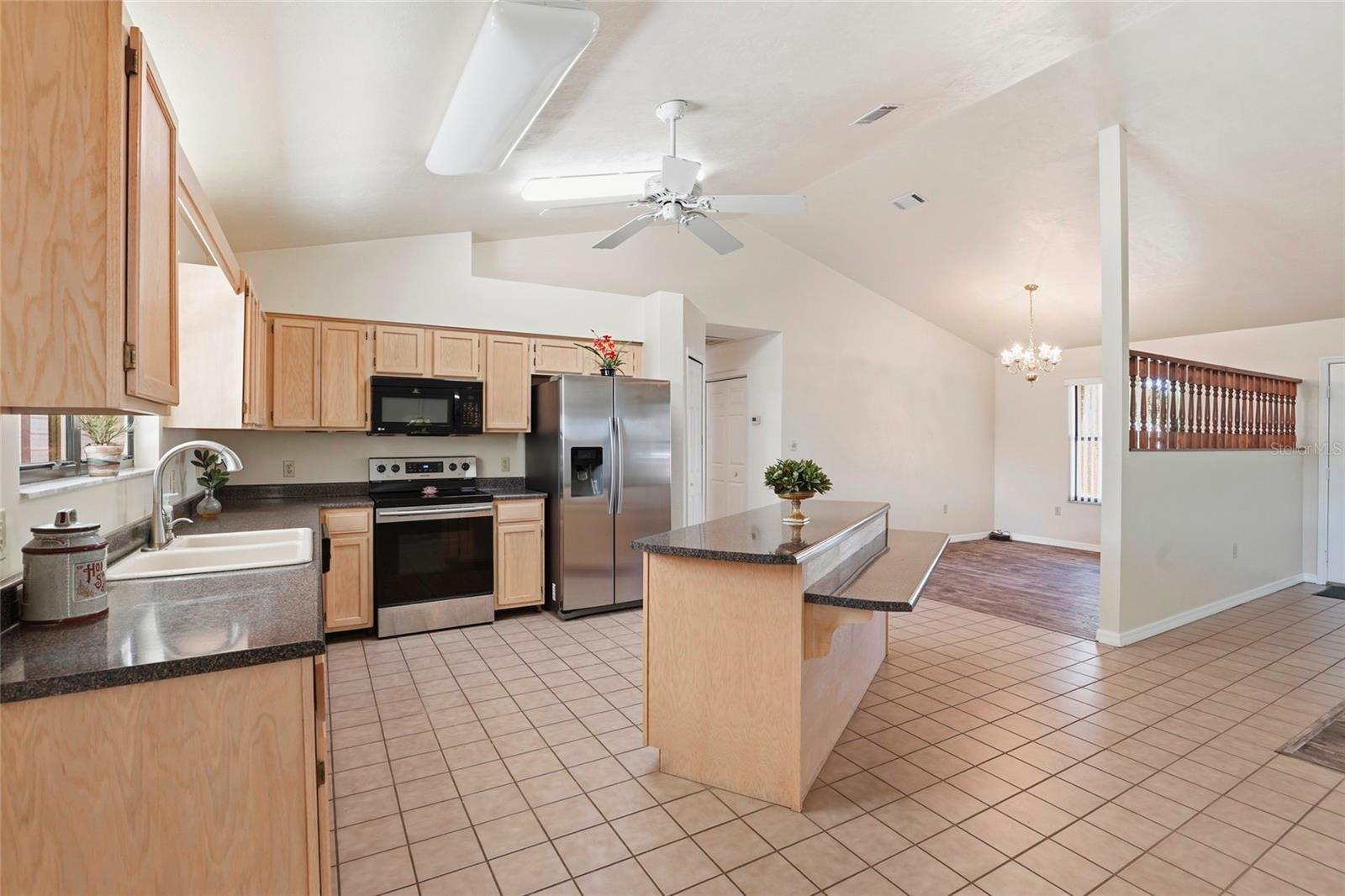 Image 18 of 51 For 534 Thorne Lane