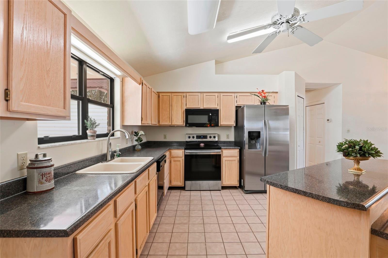 Image 20 of 51 For 534 Thorne Lane