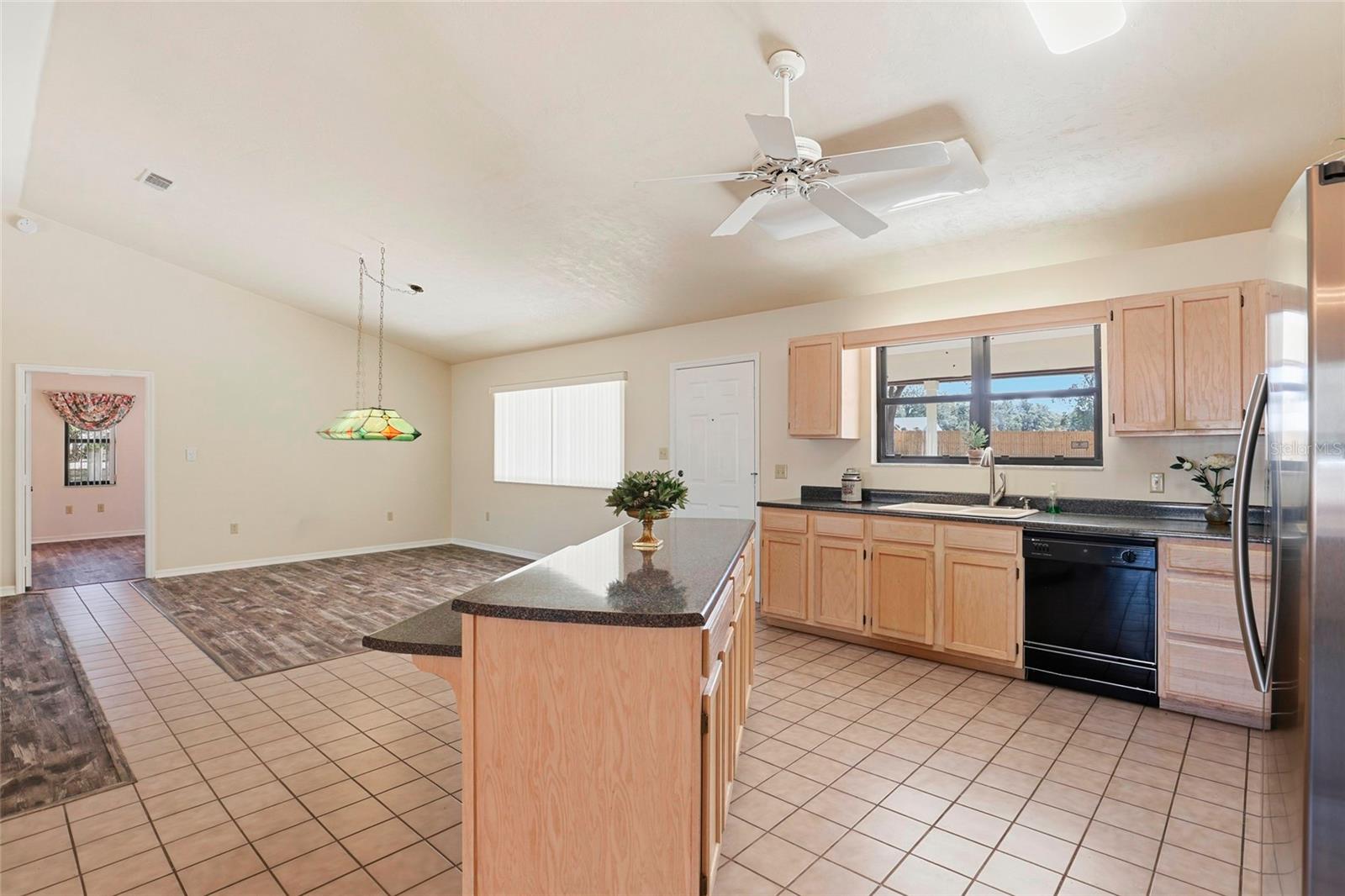 Image 22 of 51 For 534 Thorne Lane