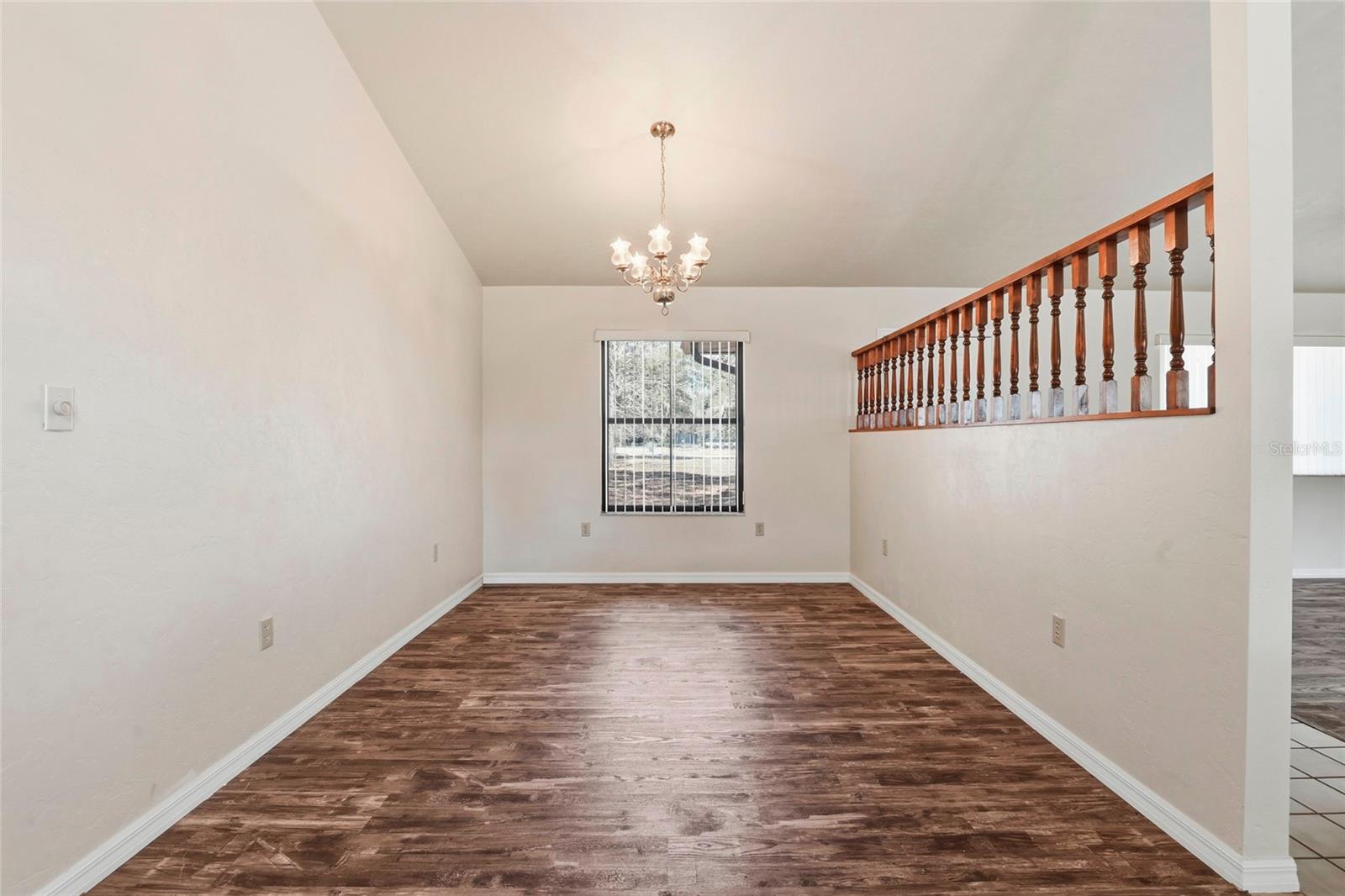 Image 24 of 51 For 534 Thorne Lane