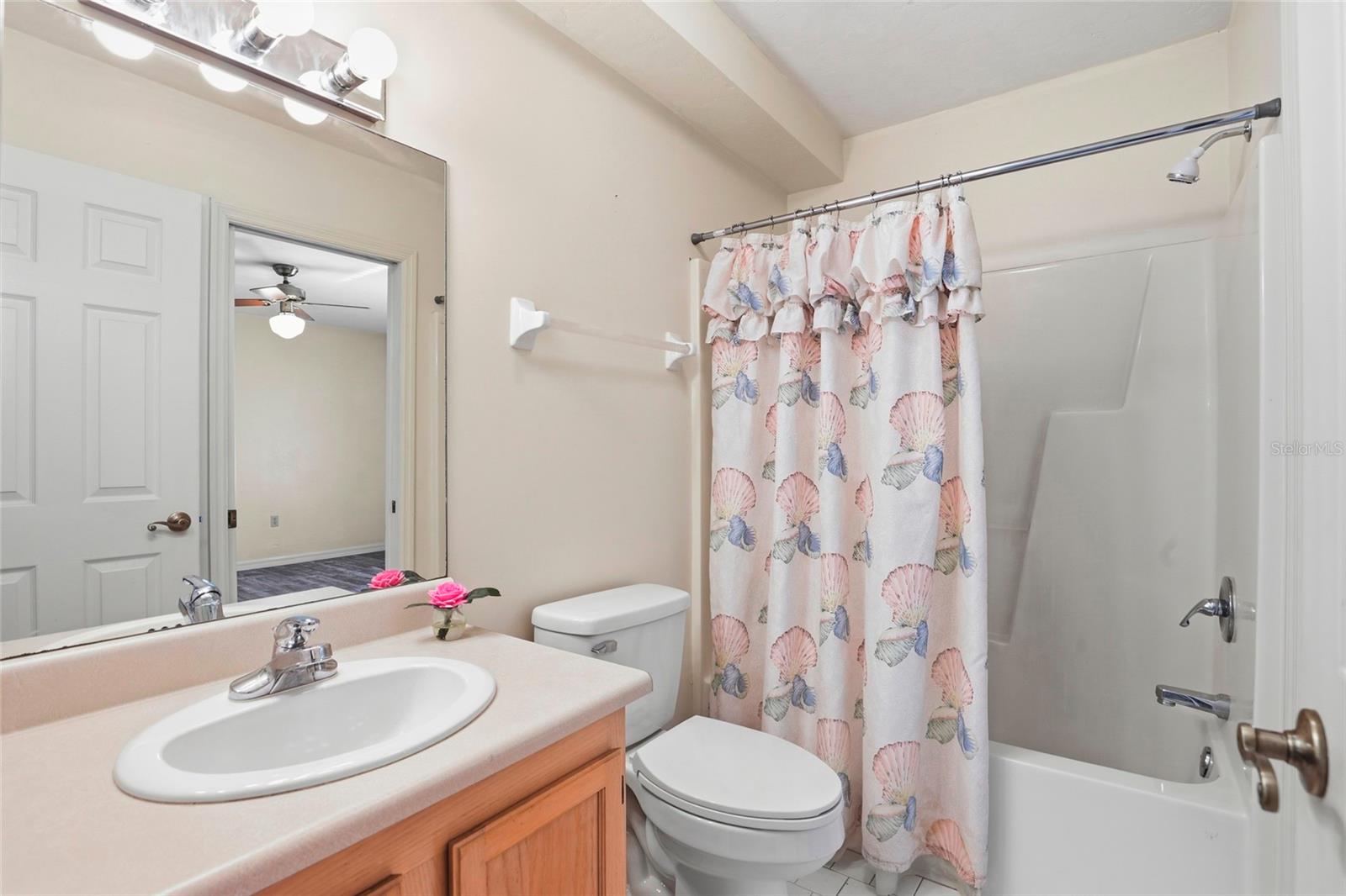 Image 28 of 51 For 534 Thorne Lane