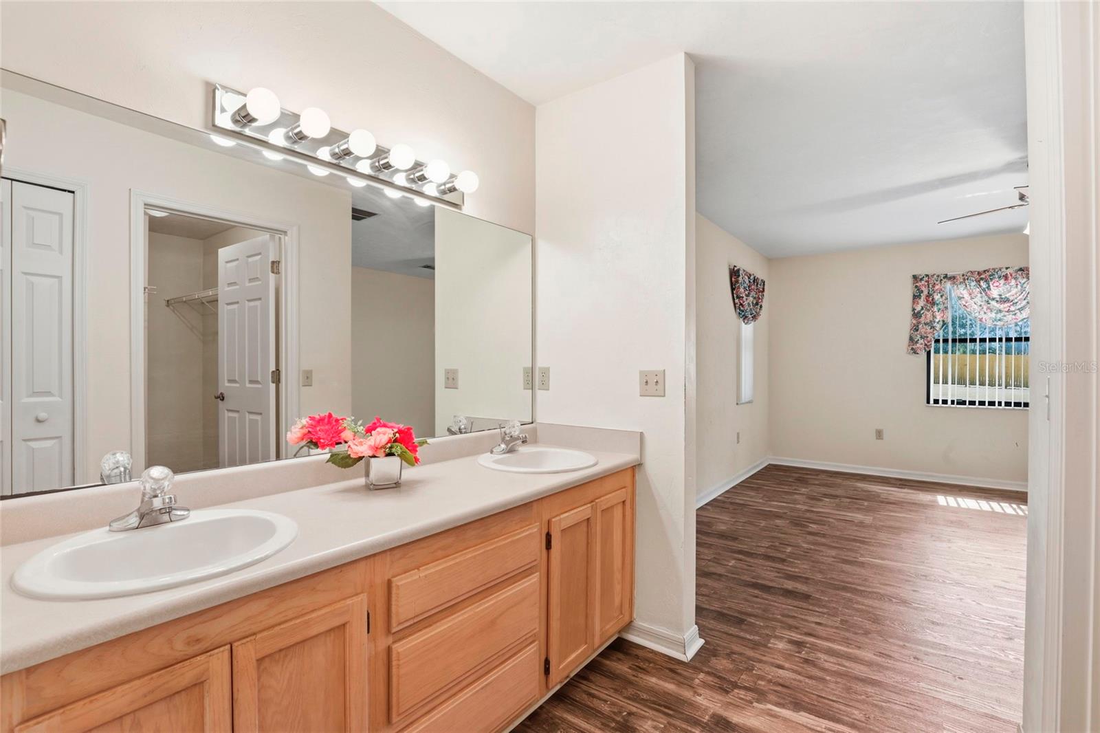 Image 32 of 51 For 534 Thorne Lane