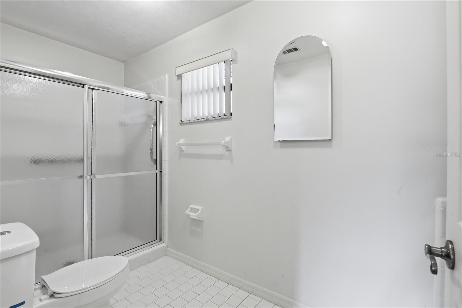 Image 34 of 51 For 534 Thorne Lane