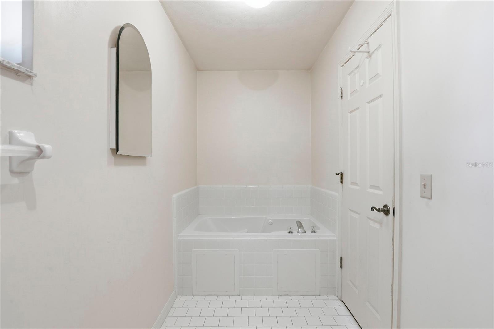 Image 35 of 51 For 534 Thorne Lane