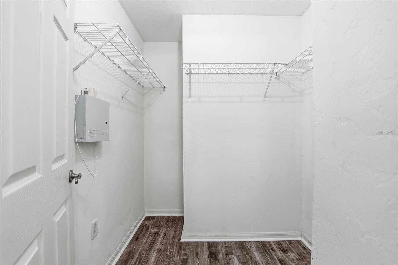 Image 36 of 51 For 534 Thorne Lane