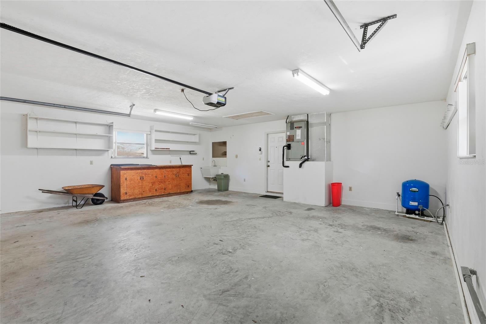 Image 37 of 51 For 534 Thorne Lane