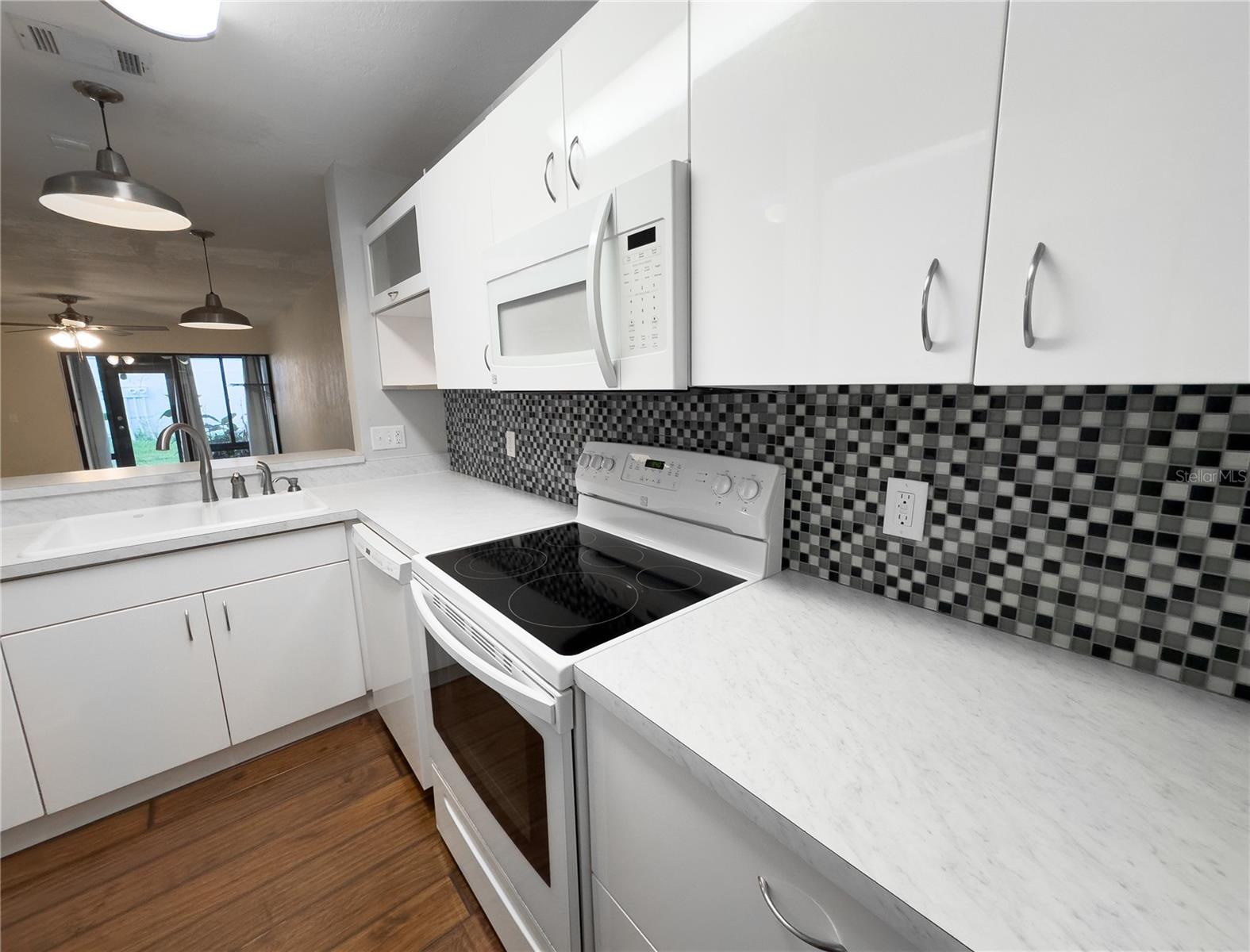 Image 14 of 37 For 1416 25th Place